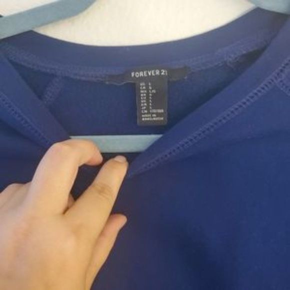 Forever 21 cropped sweater - Picture 3 of 6